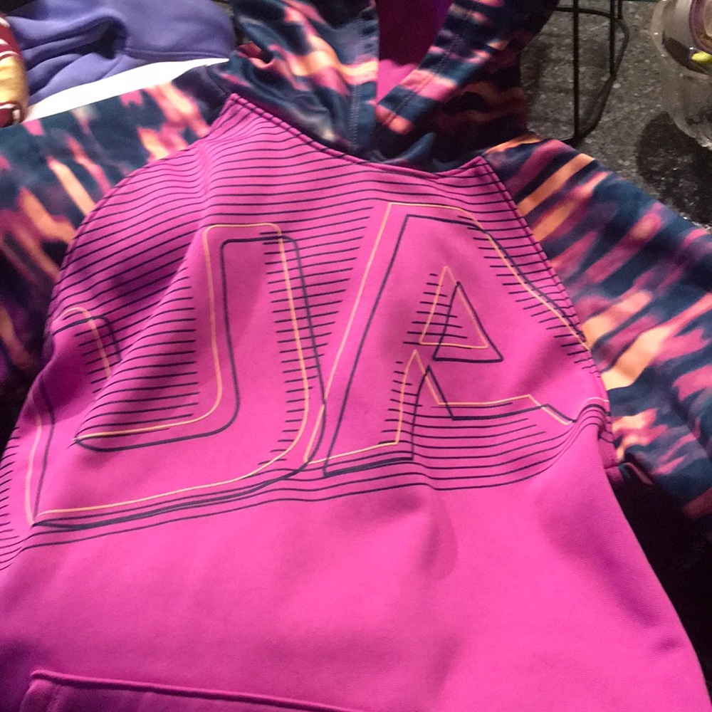 Under armour sweatshirt